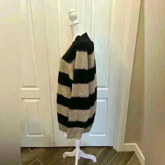 Roaman’s 2X (26/28) cardigan sweater strips black/ tan fuzzy soft button knit - Picture 3 of 4